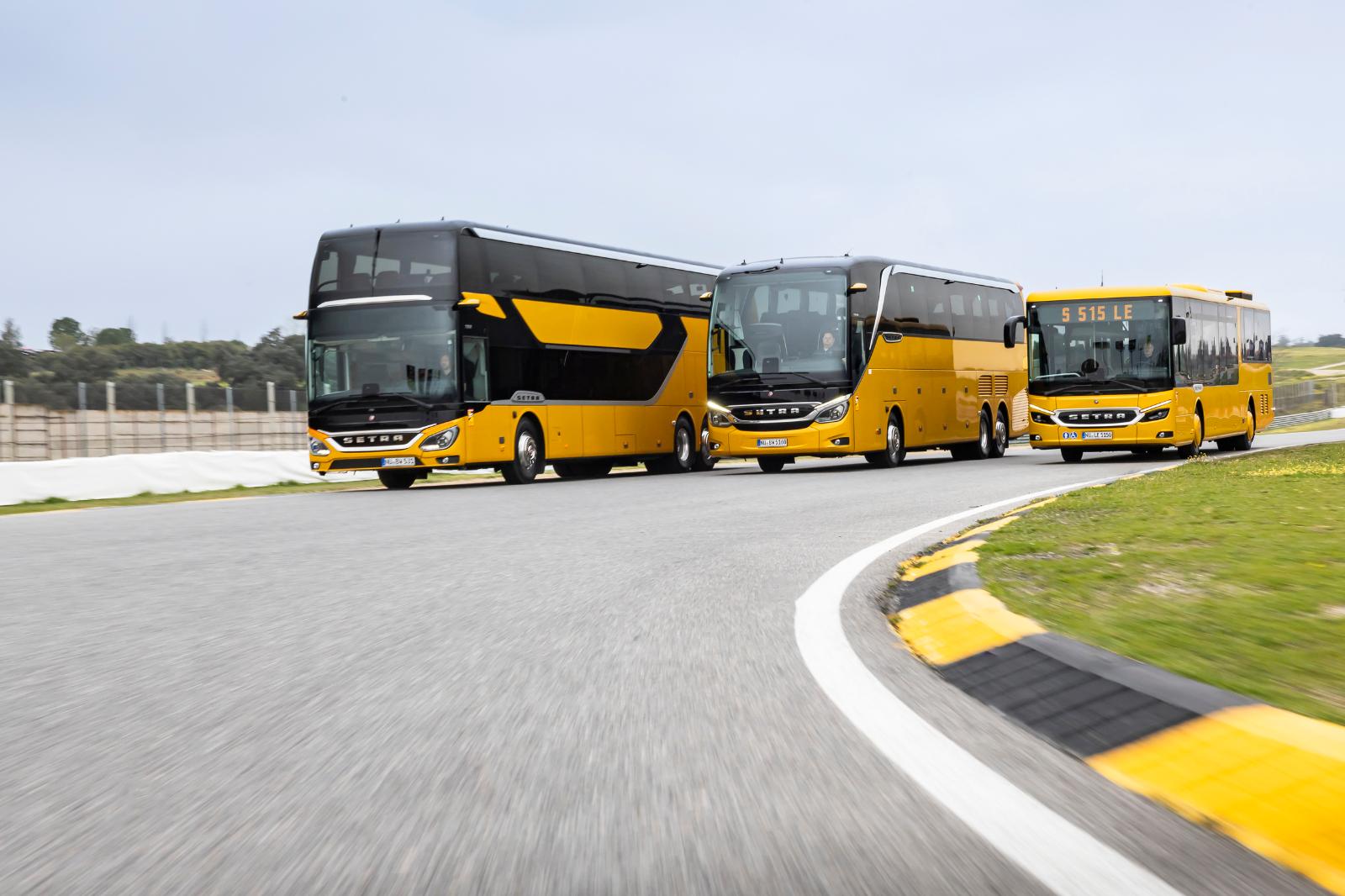 Setra Busse auf der Straße